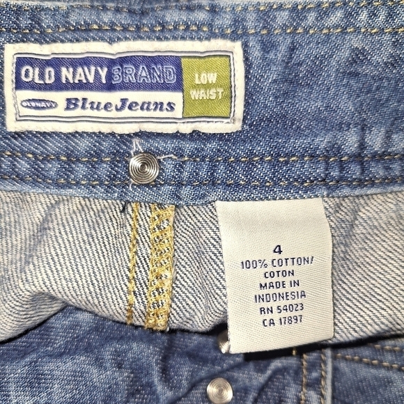 Old navy jean shorts size 4 - Picture 3 of 3